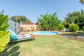 Villa with terrace, garden & private pool - Image 3