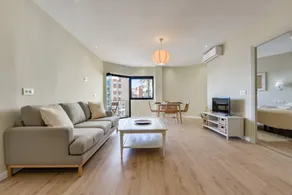 Flat with terrace - Image 2