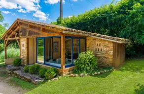 Villa with BBQ, terrace & hot tub | Pool view | Good for workation - Image 4