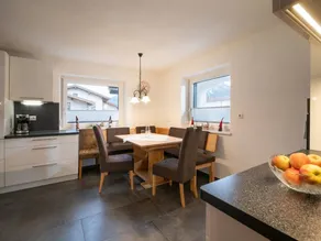 Children-friendly wonderful flat with terrace & garden - Image 4