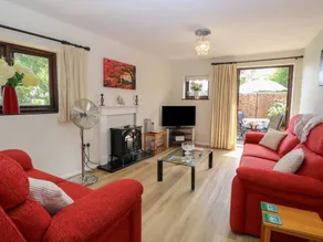 Cottage with garden - Image 4