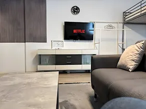Apartment with garden - Image 3