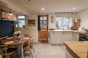 Cottage with garden - Image 5