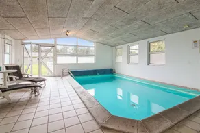House with private pool, sauna & hot tub - Image 2