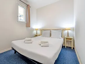 Family-oriented flat with terrace, sauna & pool | Beach nearby - Image 2