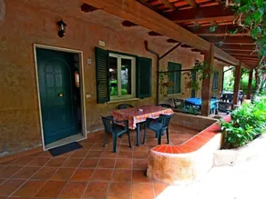 Appartement de vacances avec piscine, barbecue et jardin - Image 3
