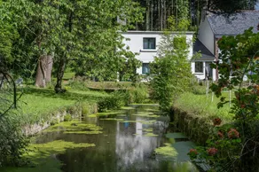 Maison de vacances avec terrasse, jardin et jacuzzi | Vue jardin - Image 2