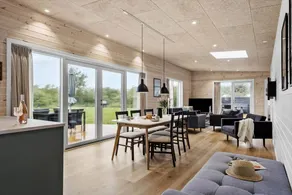 House with sauna, terrace & jacuzzi - Image 4
