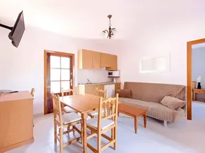 Holiday apartment with terrace, pool & garden | Mountain view - Image 5