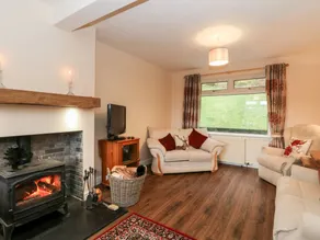 Cottage with garden - Image 3
