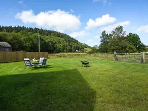 Cottage with garden & barbeque - Image 2