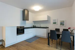Flat | Next to Murinsel - Image 4
