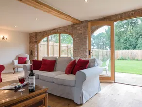 Cottage with garden & terrace | River view - Image 3
