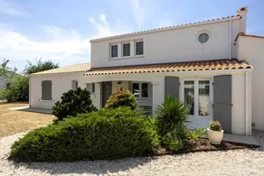Bed & breakfast with heated pool, garden & terrace | Garden view - Image 2