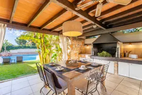 Agréable villa conviviale et familiale avec barbecue, internet haut débit et terrasse | Vue ville | Adaptée au travail à distance - Image 2
