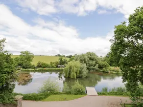Cottage with garden & hot tub - Image 4