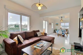 Gite with terrace & garden - Image 4