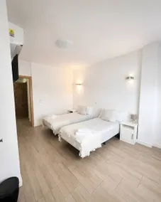 Privatzimmer | Stadtblick - Image 3