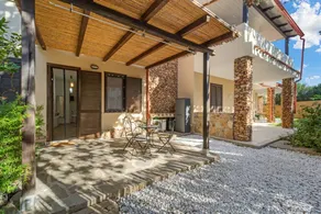 Appartement de vacances avec barbecue, jardin et terrasse | Vue jardin - Image 2