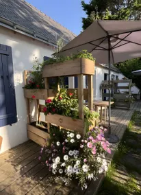 Bed and Breakfast 'Chambre 2 Coté Port' with Private Terrace, Shared Garden and Wi-Fi - Image 5