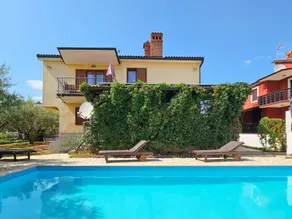 Holiday home with terrace, BBQ & garden - Image 5