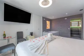 Bed & breakfast con idromassaggio e piscina - Image 3