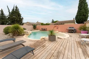 Family-friendly holiday home with BBQ, garden & heated pool | Mountain view | Pet-friendly - Image 3