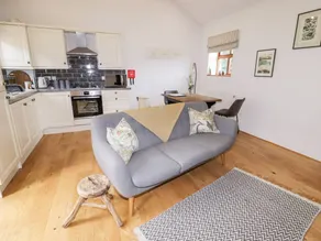 Cottage with garden - Image 4