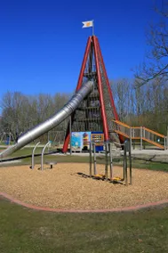 Children-friendly cabin with terrace | Lake view | Beach nearby - Image 3