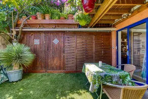 Bed and breakfast with garden | Garden view - Image 3