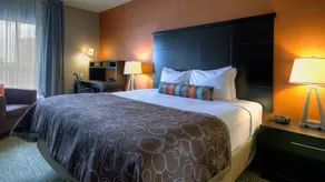 1 Bedroom Suite Dining Single Sofa Bed Balcony - Image 2