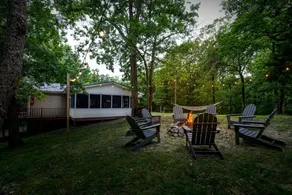 Peaceful Charming Cottage with Private Dock & Cozy Hot Tub in Murray, Kentucky - Image 4