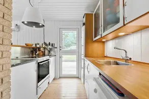 Holiday home with terrace & pool - Image 5