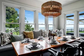 Spectacular Beach House with Gorgeous Sights in Kingsville, Ontario - Image 2
