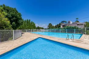 Maison de vacances conviviale et familiale avec barbecue, internet haut débit et piscine | Vue jardin | À côté de la plage | Parfaite pour le travail à distance - Image 2