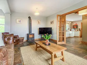 Cottage with garden - Image 4