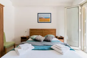 Chambre privée avec terrasse et internet haut débit | Vue ville | Plage à proximité | Avec animaux acceptés - Image 4