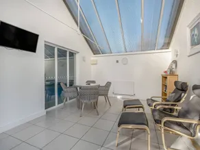 Family-oriented beautiful cottage with garden & private pool - Image 4