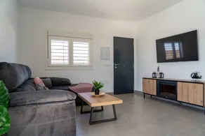 Maison avec barbecue, piscine et terrasse | Vue montagne | Adaptée au travail à distance - Image 3