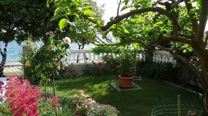 Apartment with BBQ, terrace & garden | Sea view - Image 5