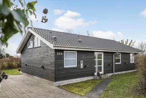 House with barbecue & terrace - Image 2