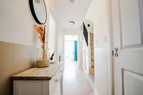 Host & Stay Mercia House - Image 5