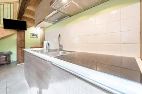 Apartment with terrace & garden | City view - Image 4