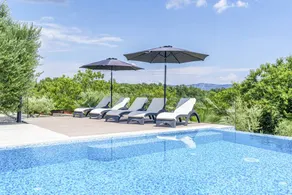 Villa with private pool, BBQ & terrace | Mountain view - Image 2