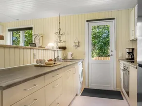 Holiday home with terrace, garden & barbecue - Image 5