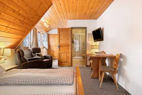 Room 'Doppelzimmer 7' with Mountain View, Shared Terrace and Wi-Fi - Image 5