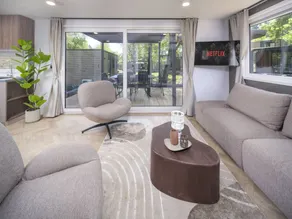 Relax together in the woods with air conditioning, spacious terrace and all comfort for six guests - Image 4
