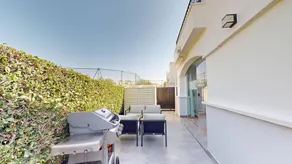 Grande maison conviviale et familiale avec terrasse, jardin et piscine privée - Image 4