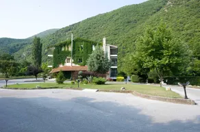 Bed and breakfast with garden & pool | Mountain view - Image 4