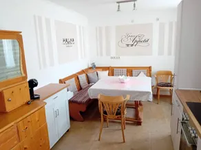 Holiday apartment with terrace - Image 3